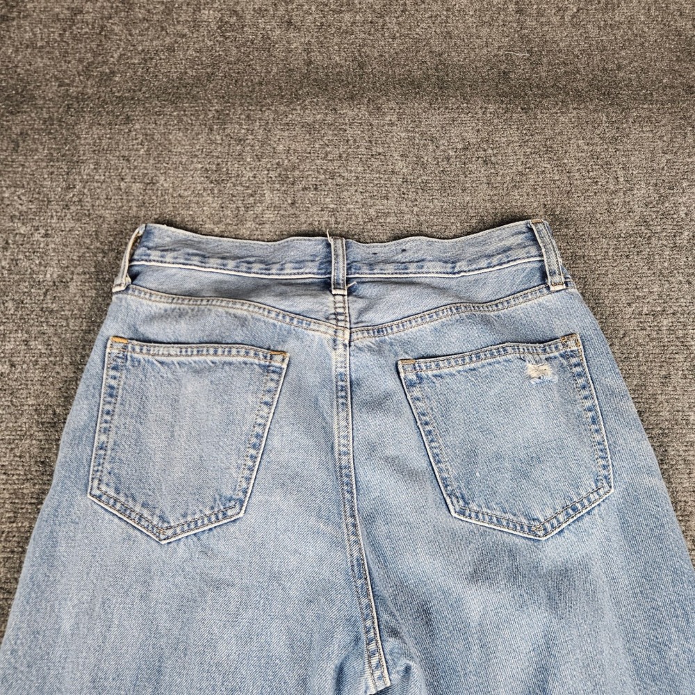 GAP Denim Boyfriend Mid Rise Jeans Light Wash Blue Button Fly Raw Hem Size 26 2 - Picture 10 of 11